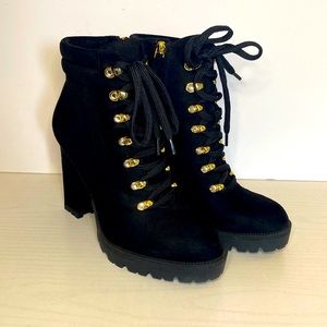 JLo Black Size 10 Platform Boots.